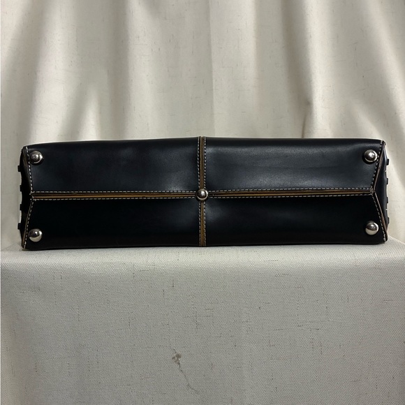 Tod’s Black Leather Shoulder Bag Adjustable Strap Tan Trim Italy - Picture 4 of 11